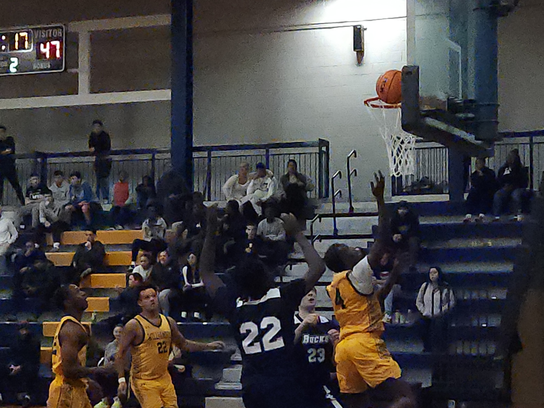 Abdoulaye Diallo hits for two of his 13 points in Williamson's 71-66 win over Bucks