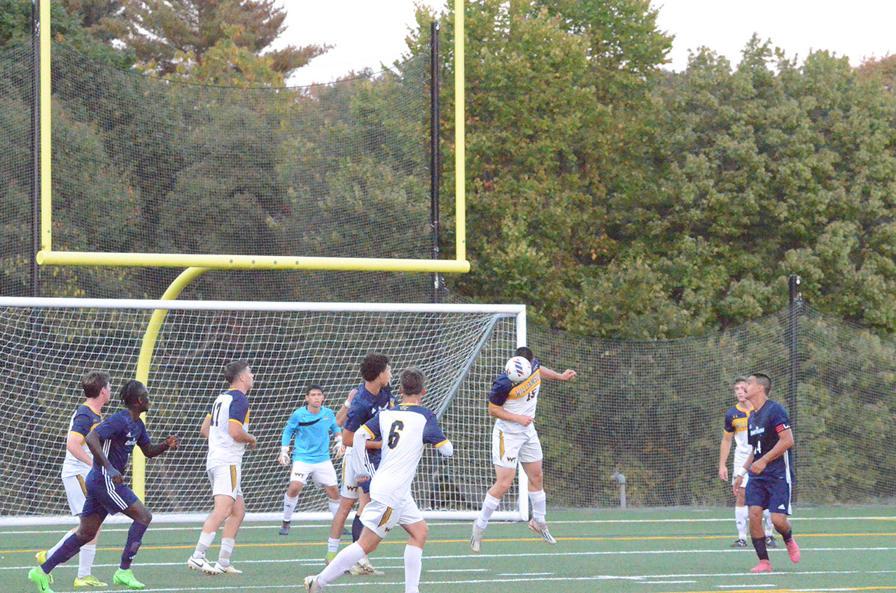 Goalie Aaron O'Keeffe and the Williamson defense had a big night in Williamson's dramatic 2-1 win over Bucks