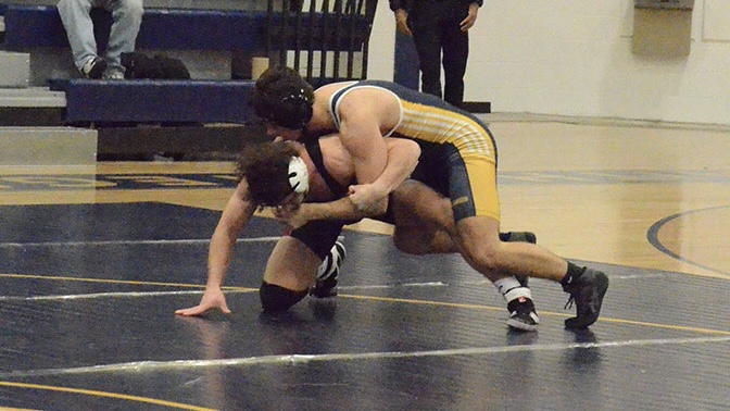 Wrestling Topples Stevens to Improve to 8-0